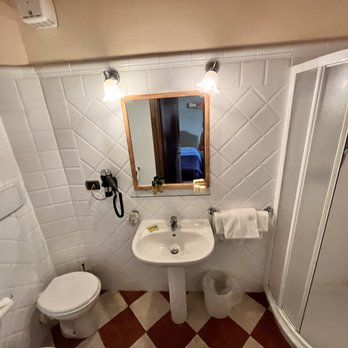 La Palagina - Casa Dei Frutteti apartment - 2nd bathroom - Hotels Near Me - Figline Valdarno, FI