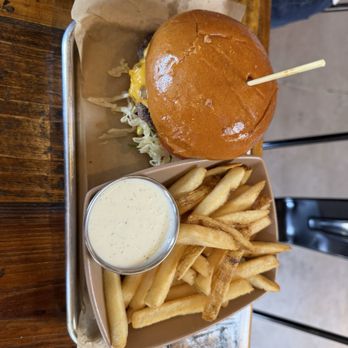 Burger Bench - The Classic - Burgers Near Me - Vista, California