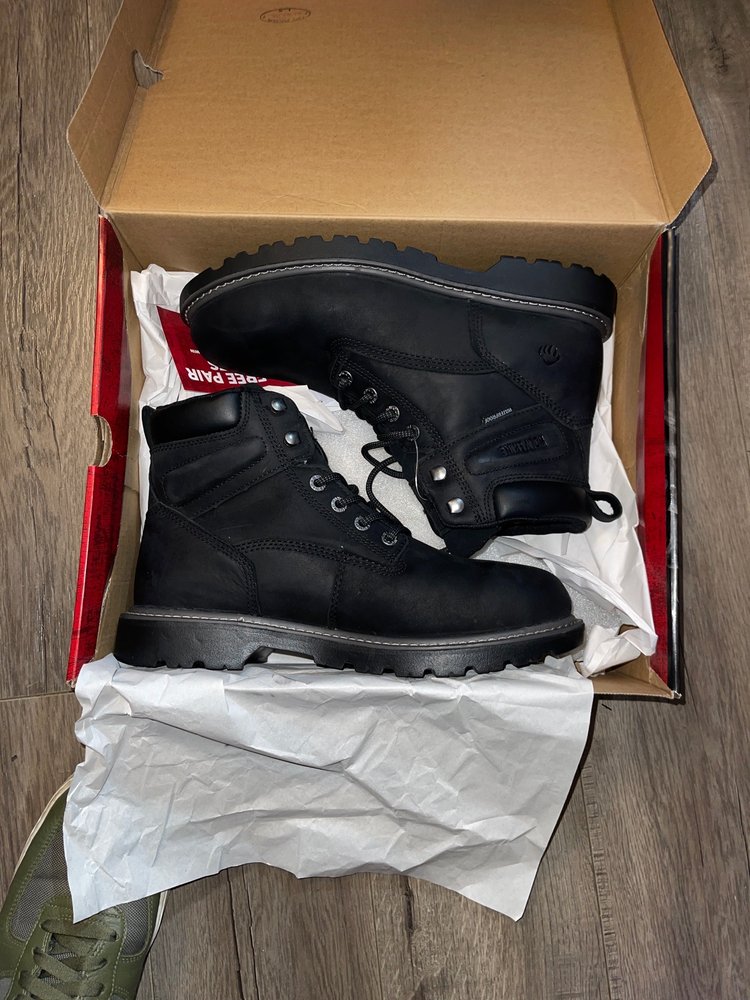 WORK BOOT WAREHOUSE Updated October 2024 18 Photos & 68 Reviews