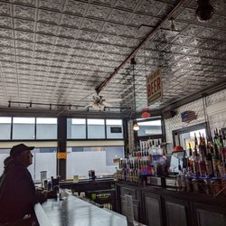 Smarty's Saloon - Another bar view avec patron