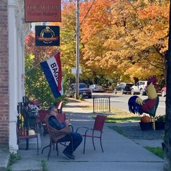 Broad Street Bagel - View from outside