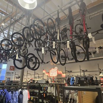 REI - Sporting Goods Near Me - Rancho Mirage, California
