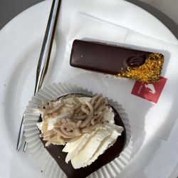 Pasticceria Lintner, Konditorei Lintner - Schokoladenhersteller mit Kastaniencreme und Sahne + Schokolade Orange Stange