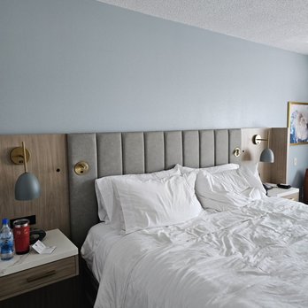 Crowne Plaza - BED - Hotels Near Me - Fort Myers, Florida Crowne Plaza - BED - Hotels Near Me - Fort Myers, Florida