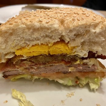 Casa Martelo - Burguer, cheese, onion, bacon, tomato, lettuce, egg - Mediterranean Near Me - Barcelona, B
