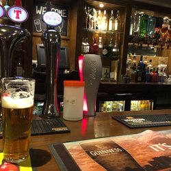 Argyll Hotel Pub - Interior - bar