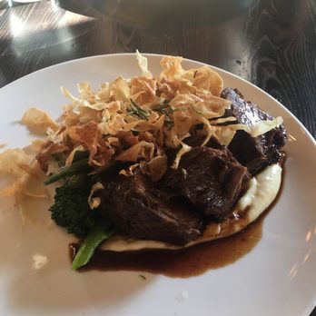 Beatniks Bistro - Bistros Near Me - Langley, British Columbia