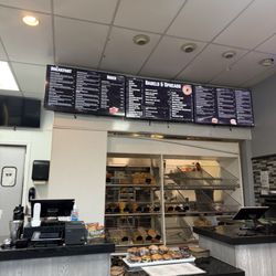 Raceway Bagels by BUNOS - Inside