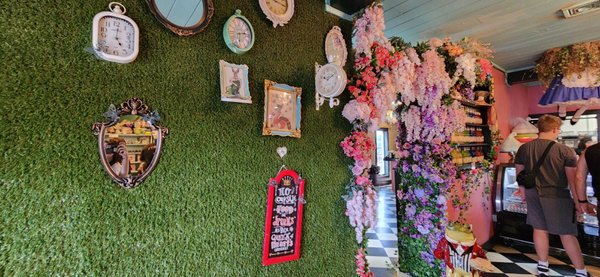 Alice in the Village by null