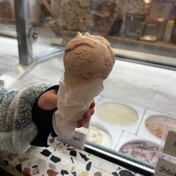 Sylvie Dee’s - Strawberry ice cream, in a gluten-free cone - Ice Cream & Frozen Yogurt Near Me - Webster Groves, Missouri Sylvie Dee’s - Strawberry ice cream, in a gluten-free cone - Ice Cream & Frozen Yogurt Near Me - Webster Groves, Missouri