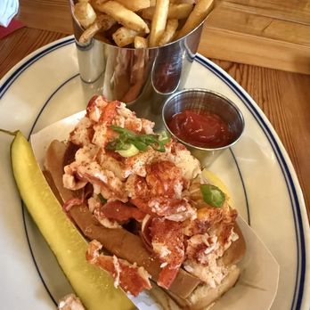 Red Hook Lobster Pound - Connecticut lobster roll - Seafood Near Me - Brooklyn, New York