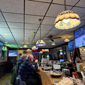 Walter's On North - Bars Near Me - Milwaukee, Wisconsin
