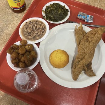 Arnold's Country Kitchen - Southern Near Me - Nashville, Tennessee