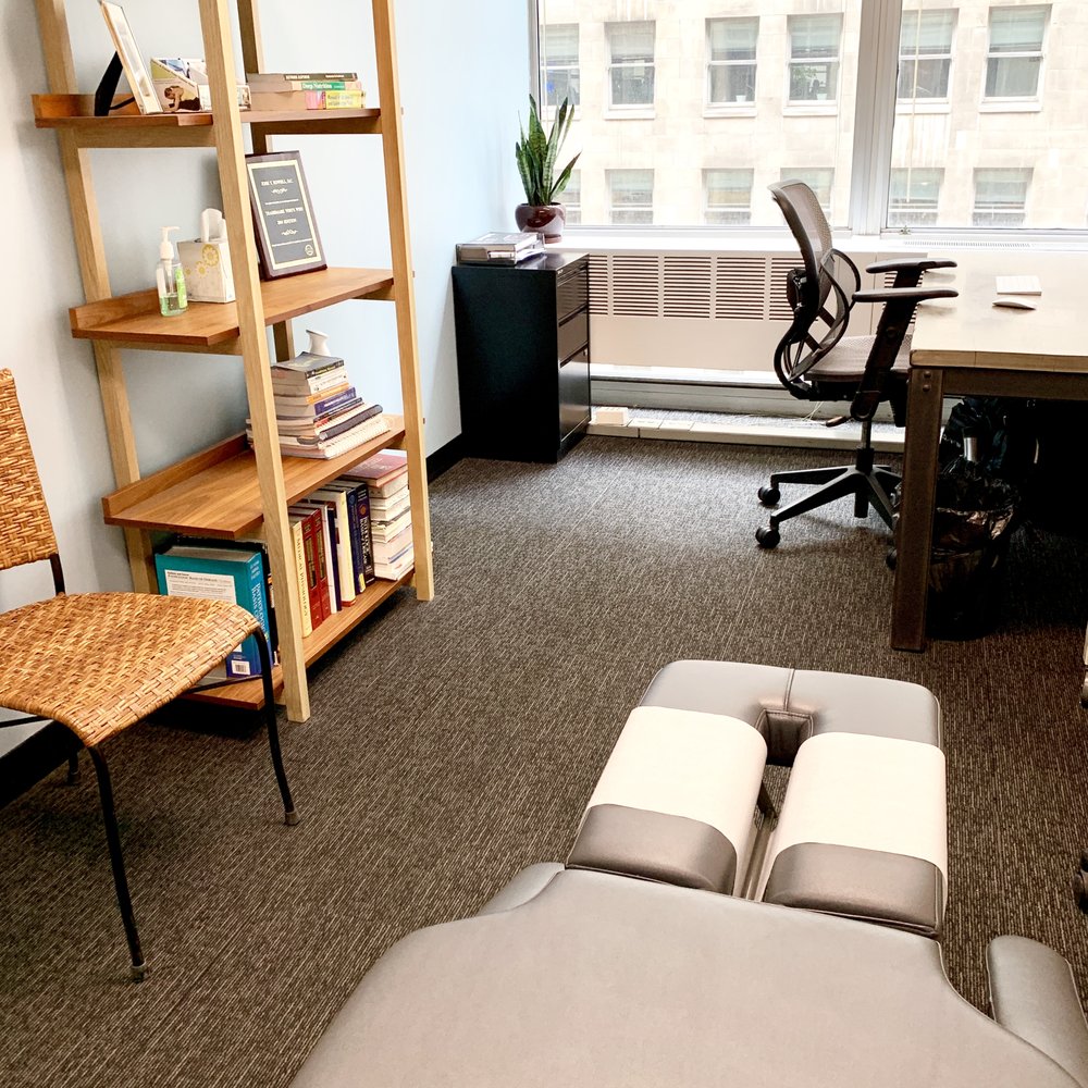 Chicago Spine and Joint Care Logo