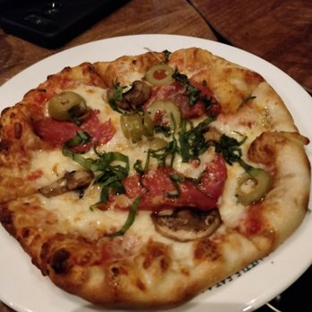 Earls Kitchen + Bar - Canadian (New) Near Me - Vancouver, British Columbia Earls Kitchen + Bar - Canadian (New) Near Me - Vancouver, British Columbia