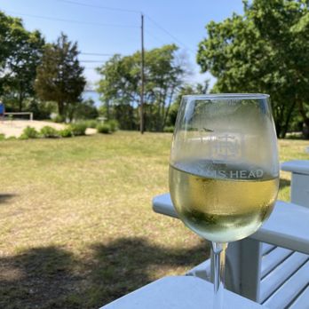 Ram's Head Inn - Rams Head Inn back yard and beach - Venues & Event Spaces Near Me - Shelter Island Heights, New York Ram's Head Inn - Rams Head Inn back yard and beach - Venues & Event Spaces Near Me - Shelter Island Heights, New York