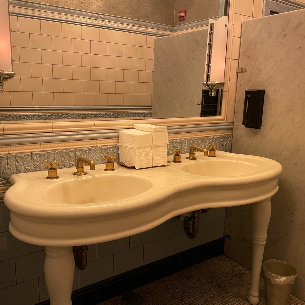 Lobby Bar - Stunning lobby bathrooms - Cocktail Bars Near Me - New York, New York