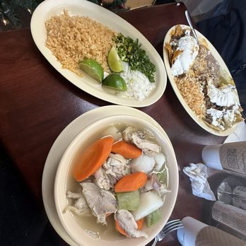 Las Chinampas - Caldo de pollo! Chicken soup was flavorful and full of veggies and meat - Mexican Near Me - Whittier, California Las Chinampas - Caldo de pollo! Chicken soup was flavorful and full of veggies and meat - Mexican Near Me - Whittier, California