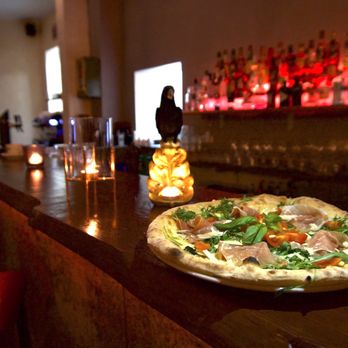 NOAH'S Neuhausen - modern | italienisch - Pizza Prociutto Cotto - Pizza Near Me - Munich, BY