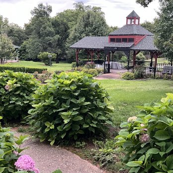 Whispering Pines Restaurant - Bed & Breakfast Near Me - Norman, Oklahoma