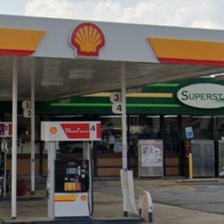 Central Valero - Front of Shell C store