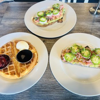 Cos&Pi - Salmon Toast and Buttermilk Waffles - Breakfast & Brunch Near Me - South Pasadena, California