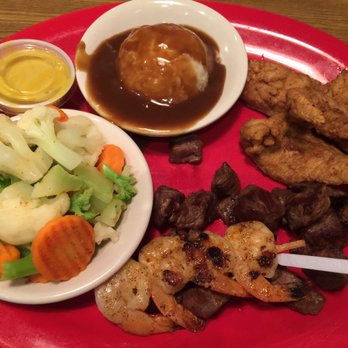 Boxcar Grille - Boxcar trio beef tips, grilled shrimp and chicken strips. - American Near Me - Claremont, North Carolina