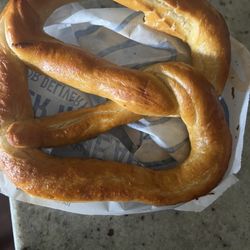 Auntie Anne's - Regular pretzel
