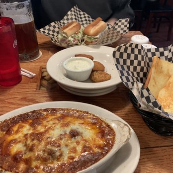 Contos Pizza - Ravioli w/ meat sauce & fried zucchini - Pizza Near Me - Lake Stevens, Washington Contos Pizza - Ravioli w/ meat sauce & fried zucchini - Pizza Near Me - Lake Stevens, Washington