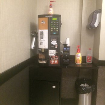 Pointe Plaza Hotel - Hotels Near Me - Brooklyn, New York