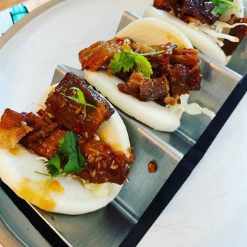 Heirloom - Pork belly bao appetizer - Wine Bars Near Me - Virginia Beach, Virginia