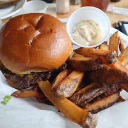 Common Pub - Single smash. Great cheeseburger and fries.