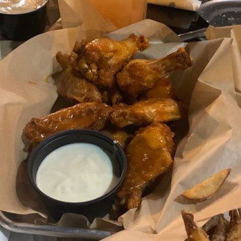 Mifflin Tavern - Buffalo Wings (10 Pieces) - New American Near Me - Philadelphia, Pennsylvania Mifflin Tavern - Buffalo Wings (10 Pieces) - New American Near Me - Philadelphia, Pennsylvania
