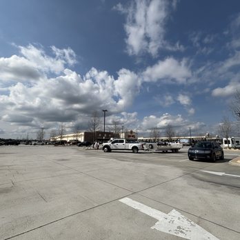 Buc-ee's - Tesla supercharging station at Robertsdale, AL - Gas Stations Near Me - Robertsdale, Alabama