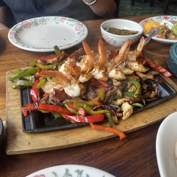 El Tapatio - Shrimp Fajita for 2 - Mexican Near Me - Golden, Colorado El Tapatio - Shrimp Fajita for 2 - Mexican Near Me - Golden, Colorado