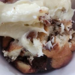 Wendy's - Cinnabon Pull-Apart 6-Pack Fall apart more like it