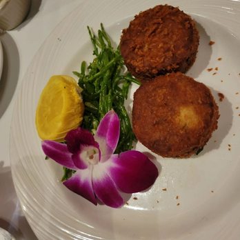 Summit House - Crab cakes - Steakhouses Near Me - Fullerton, California Summit House - Crab cakes - Steakhouses Near Me - Fullerton, California