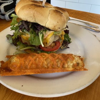 Poach 503 - Beef Burger - Breakfast & Brunch Near Me - Manzanita, Oregon
