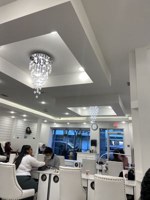 Lush Nail Bar Grant Park