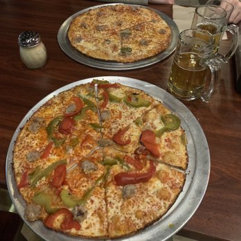 Colony Grill - Sausage and peppers pizza and hot oil and sausage. Hot oil was spicy. - Pizza Near Me - Arlington, Virginia