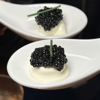 The Warren - Caviar & Bubble - Gastropubs Near Me - New York, New York