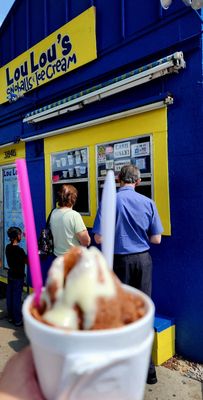 Lou Lou's Snoballs by null