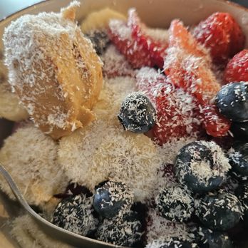 Tappi's Cafe - berry protein bowl - Cafes Near Me - El Cajon, California