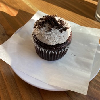 The Great Gadsby Bakery - Cookies & cream cupcake - Bakeries Near Me - Gilbert, Arizona The Great Gadsby Bakery - Cookies & cream cupcake - Bakeries Near Me - Gilbert, Arizona
