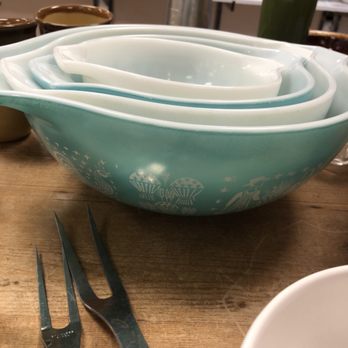 Golden Goose Thrift Shop - Pyrex bowl set! - Thrift Stores Near Me - Tucson, Arizona