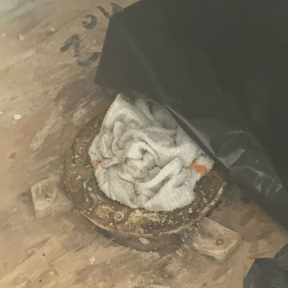 On Q Property Management - THIS was the only thing blocking the opening , I HAD A ROOM FULL OF SEWER ROACHES - Property Management Near Me - Gilbert, Arizona On Q Property Management - THIS was the only thing blocking the opening , I HAD A ROOM FULL OF SEWER ROACHES - Property Management Near Me - Gilbert, Arizona