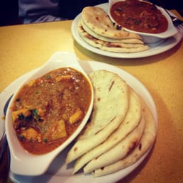 Vindaloo comes with 2 naan pieces
