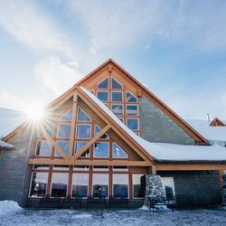 Talkeetna Alaskan Lodge - Talkeetna Alaskan Lodge open continuously and yearly from March to September