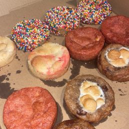Pixie Junkie (Sugar), Firecracker (Smores), Pink Elephant (Strawberry Cheesecake), Azucar Blanca (Mexican Sugar Cookie), OG (Chocolate Chip) Pixie Junkie (Sugar), Firecracker (Smores), Pink Elephant (Strawberry Cheesecake), Azucar Blanca (Mexican Sugar Cookie), OG (Chocolate Chip)