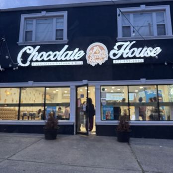 Chocolate House - Entrance - Ice Cream & Frozen Yogurt Near Me - Clifton, New Jersey